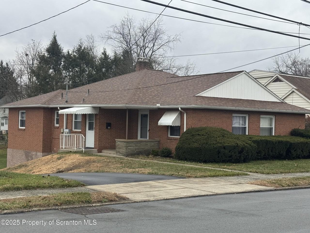 152 Drakes Lane - Photo 3 of 13