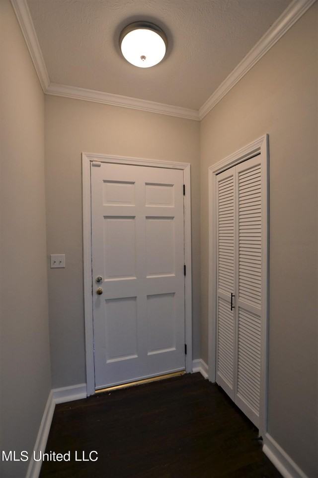 510 Hartfield St - Photo 3 of 20