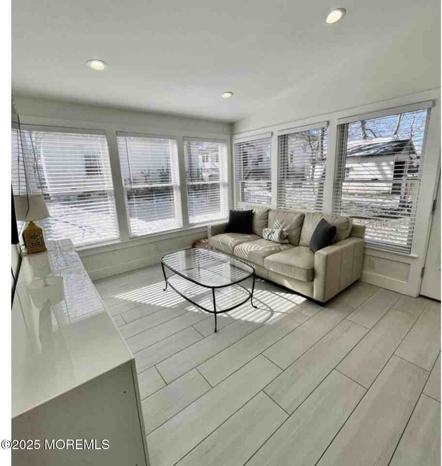 76 Poplar Avenue - Photo 6 of 7