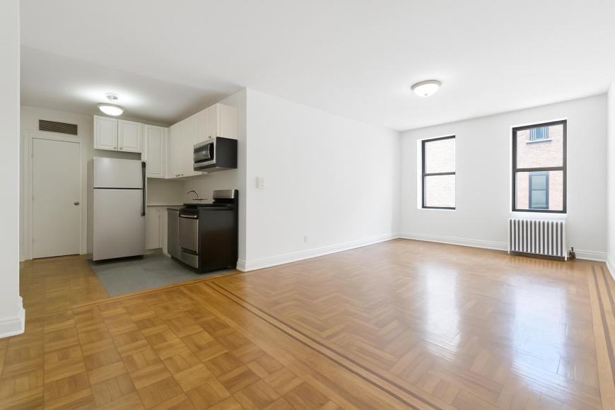 660 Fort Washington Avenue - Photo 7 of 10