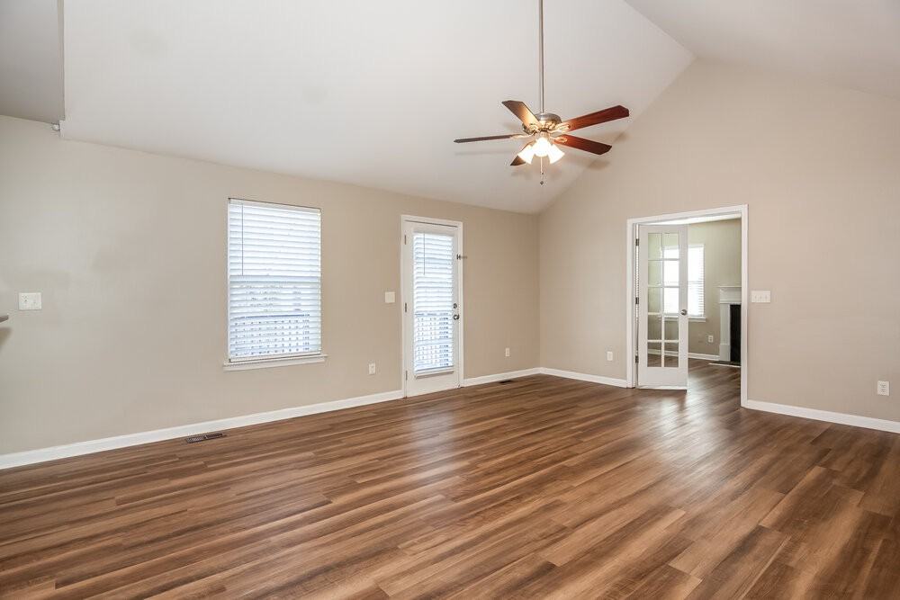 3836 Bullard St - Photo 4 of 16
