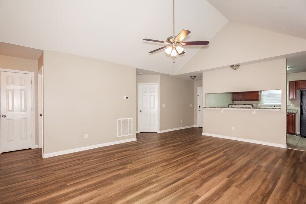 3836 Bullard St - Photo 6 of 16