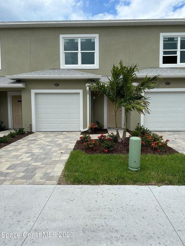 833 Paddleboard Ct - Photo 2 of 22