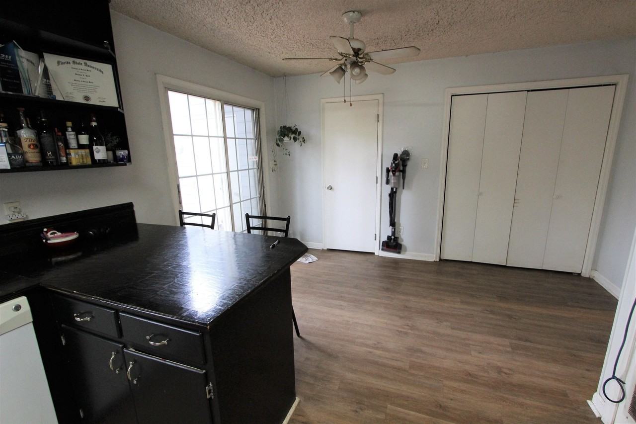 2389 Gregory Dr - Photo 4 of 18