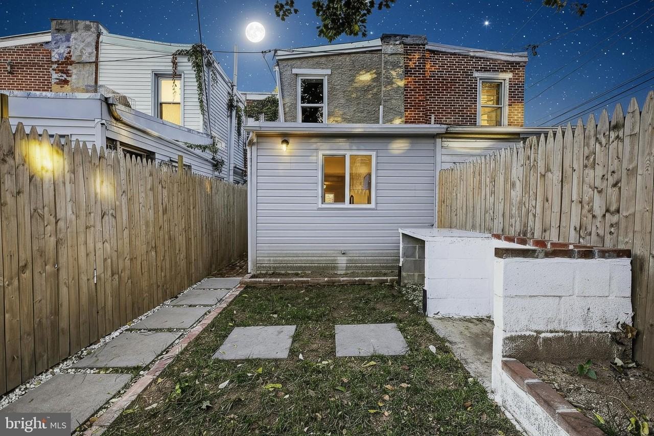 903 Kirkwood St - Photo 2 of 16