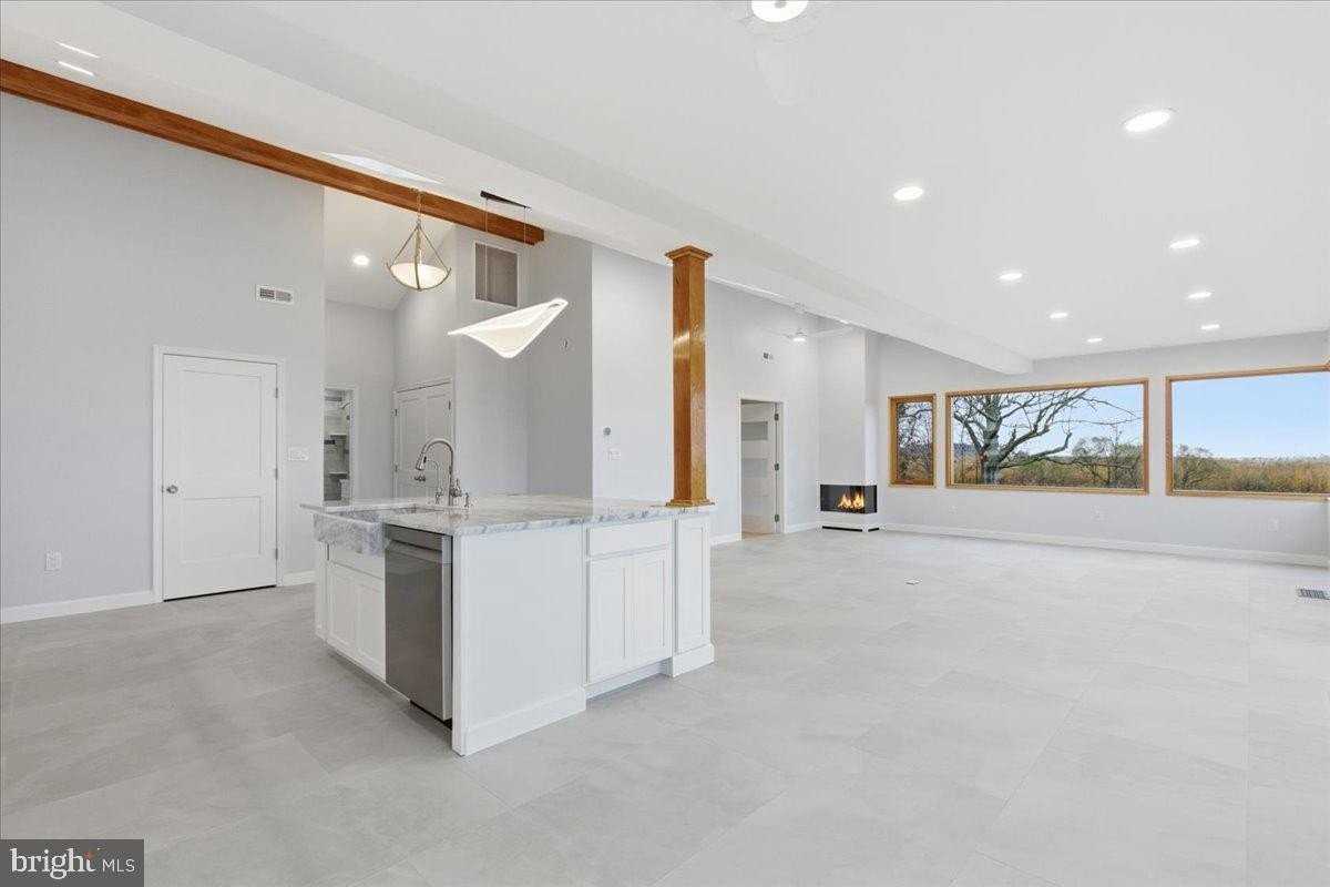 1345 Ellicott Ave - Photo 6 of 43