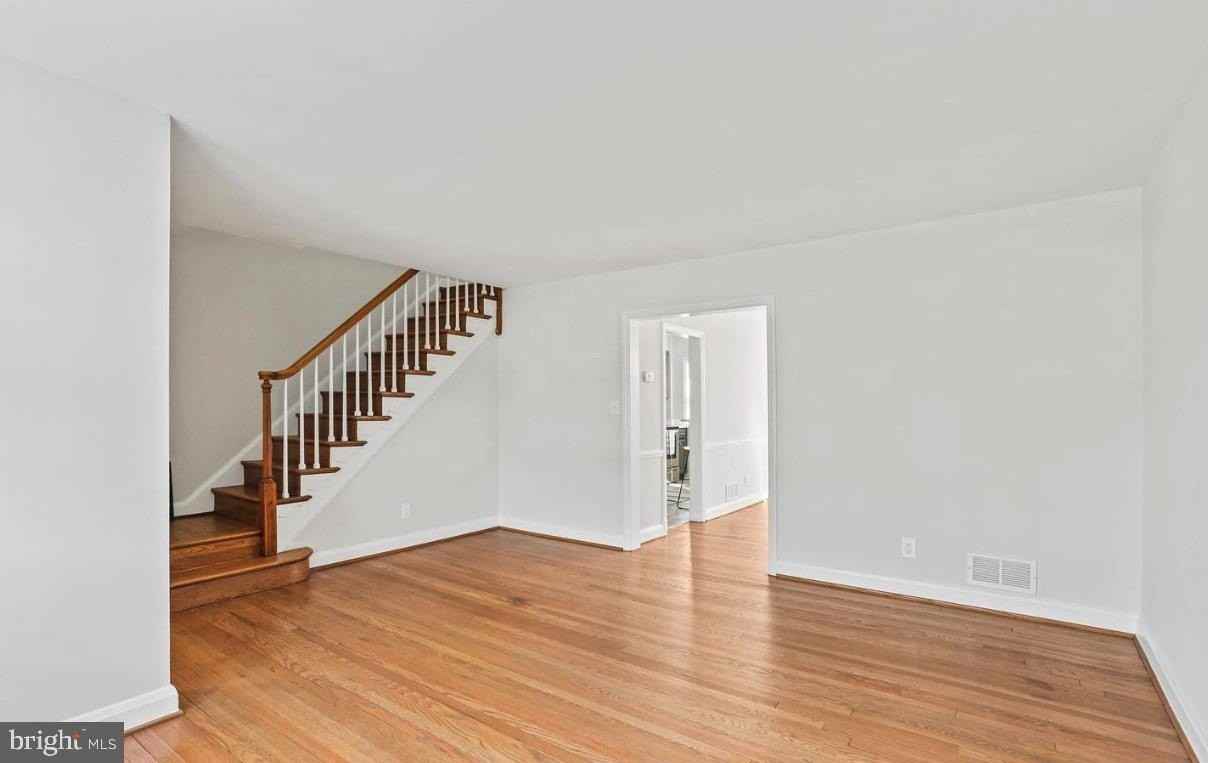 403 Stratford Rd - Photo 2 of 19