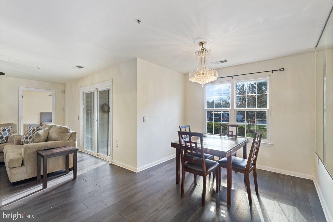 8901 Stone Creek Pl Apt T3 #T3 - Photo 7 of 25