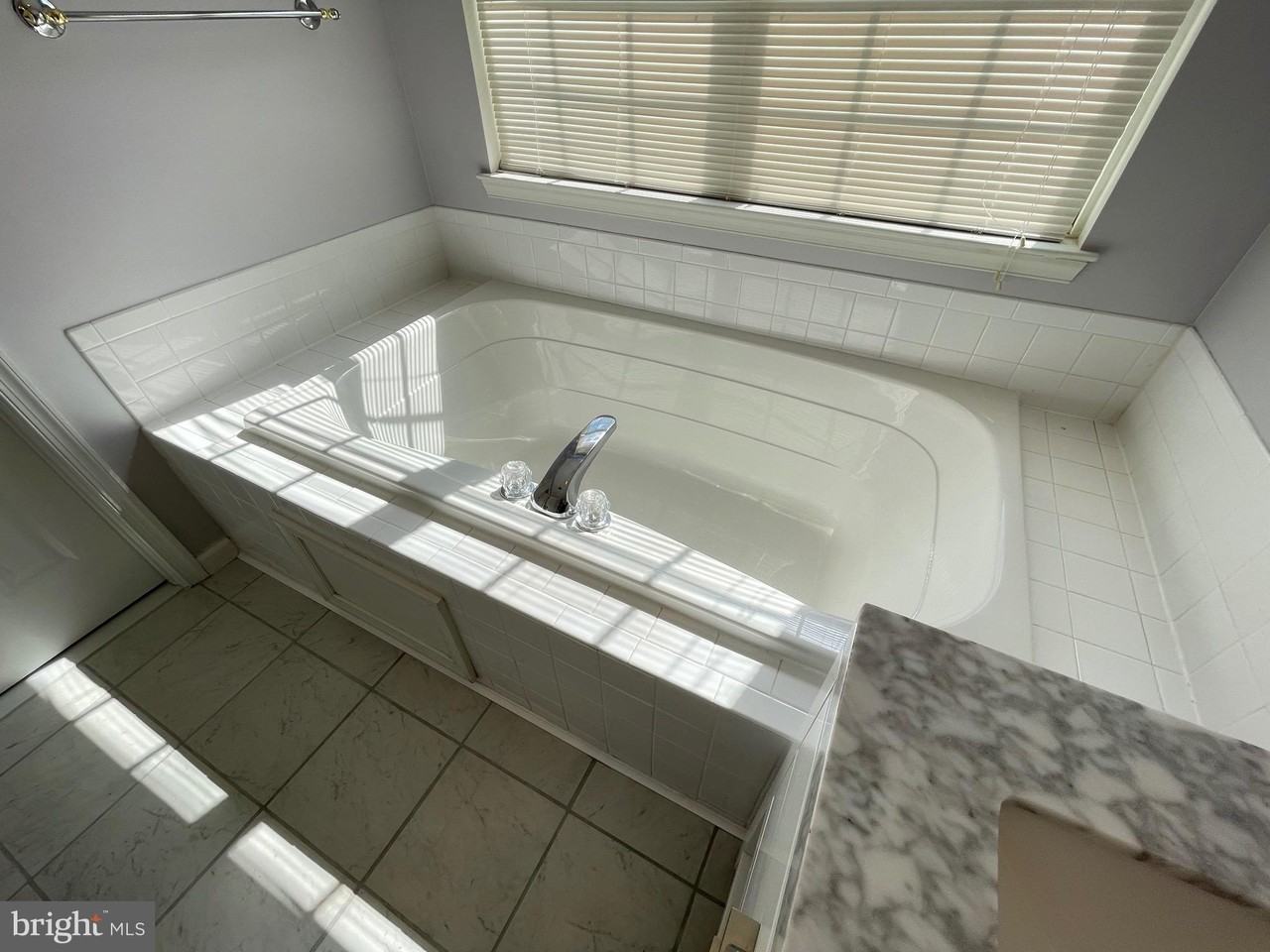 11222 Bel Aire Court - Photo 2 of 33