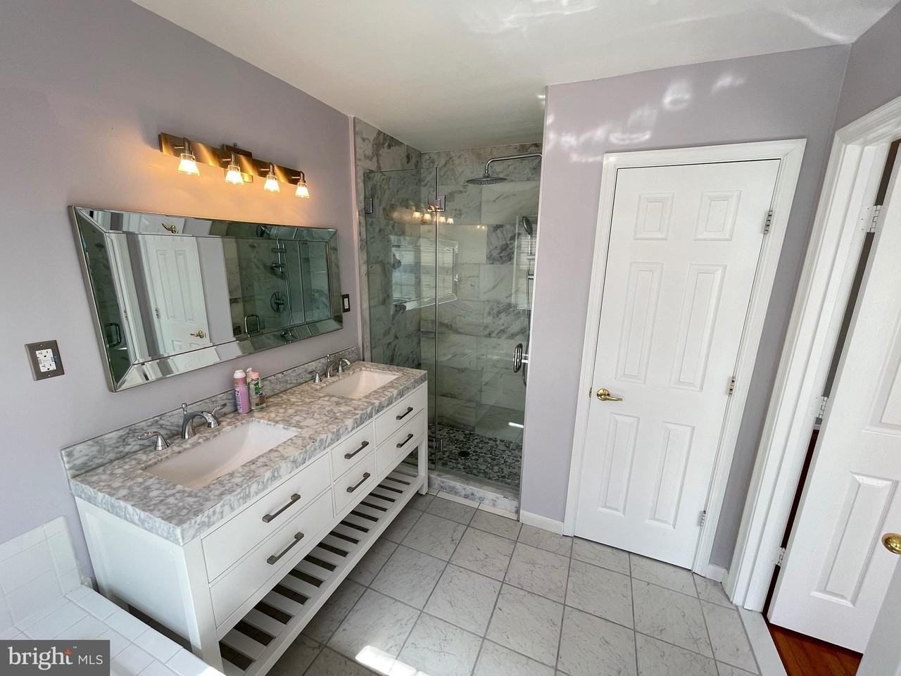 11222 Bel Aire Court - Photo 4 of 33