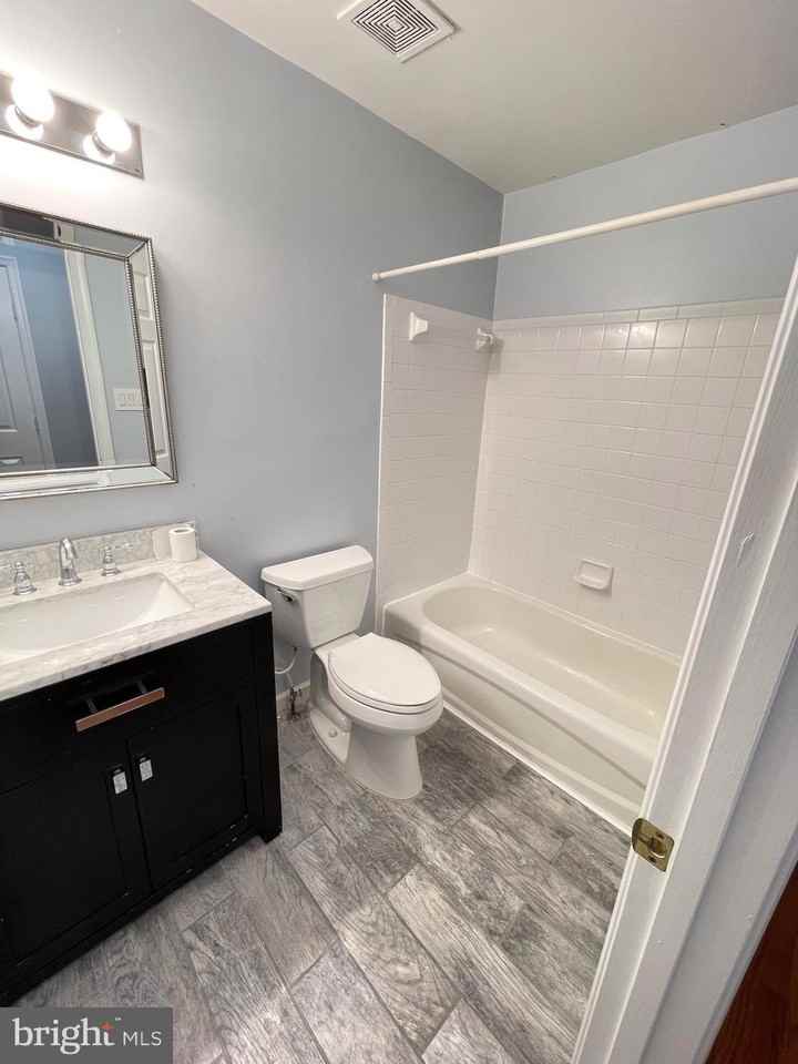 11222 Bel Aire Court - Photo 6 of 33