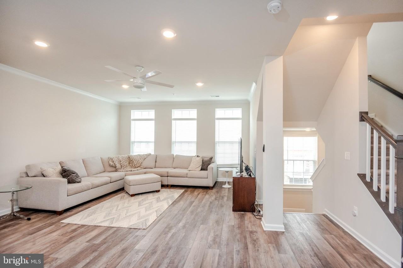 5907 Krantz Dr - Photo 4 of 30