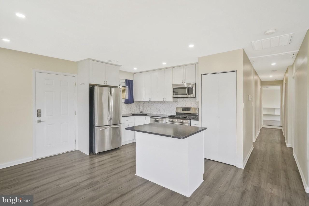 728 Carson Ave - Photo 5 of 32