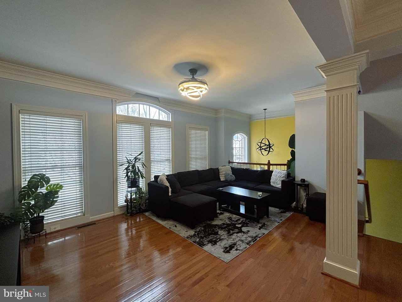 3120 King Ln - Photo 3 of 28