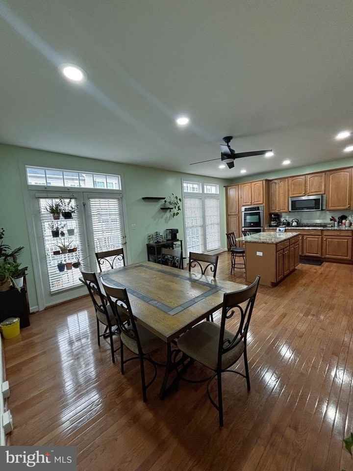 3120 King Ln - Photo 6 of 28