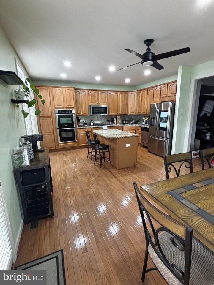 3120 King Ln - Photo 7 of 28