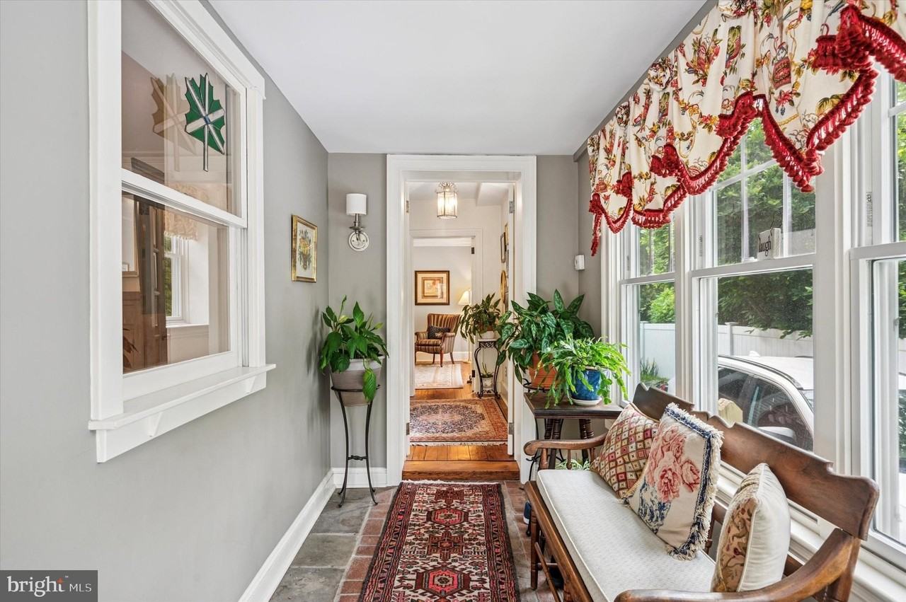 119 Francis Ave - Photo 5 of 26