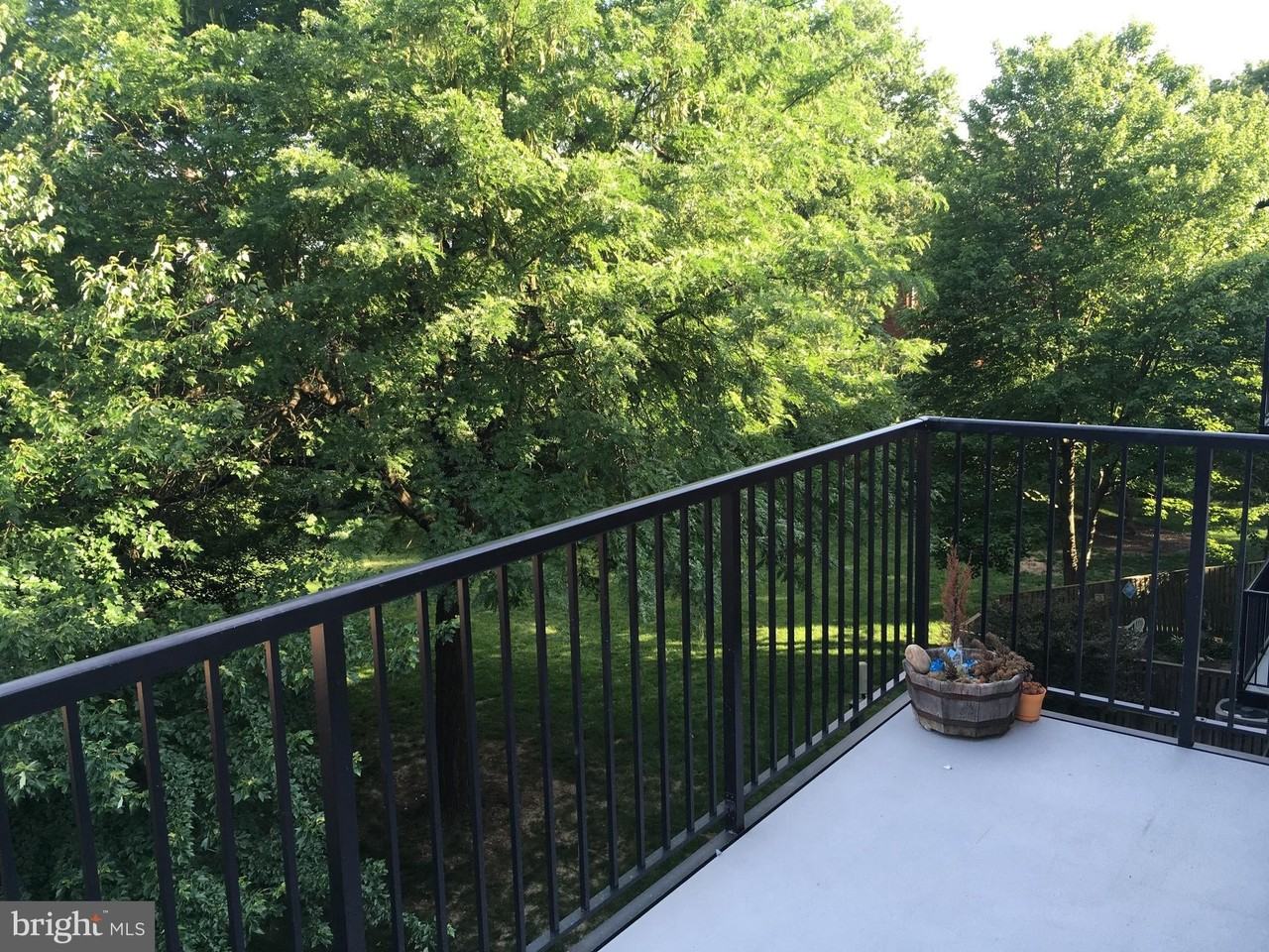 3052 S Buchanan St Apt C2 #C2 - Photo 3 of 29