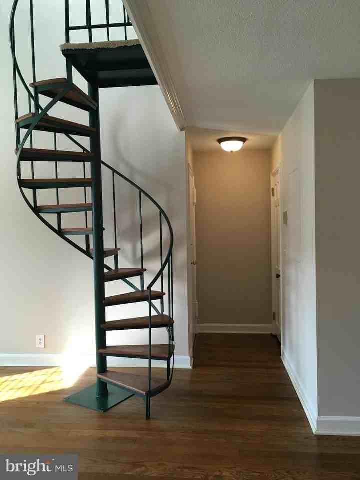 3052 S Buchanan St Apt C2 #C2 - Photo 6 of 29