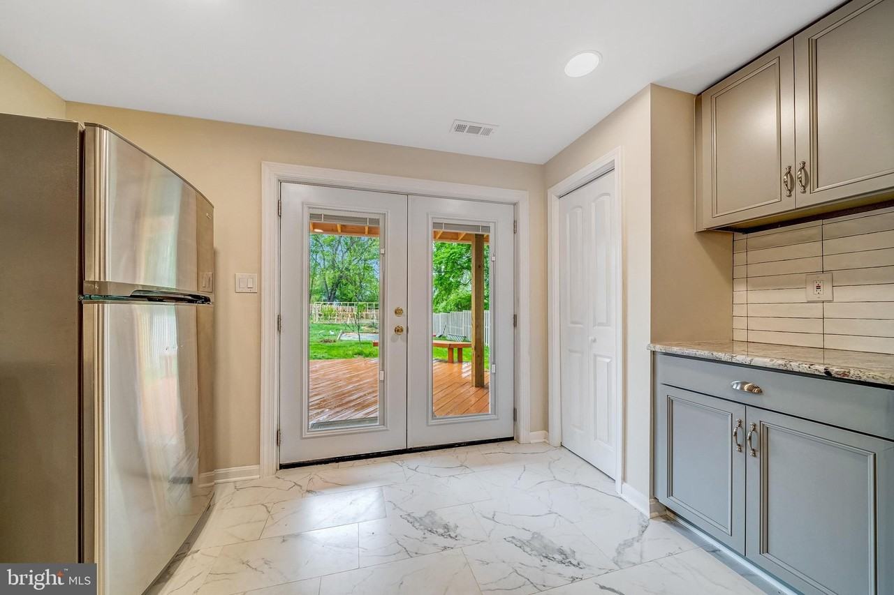 6042 Munson Hill Road - Photo 7 of 30