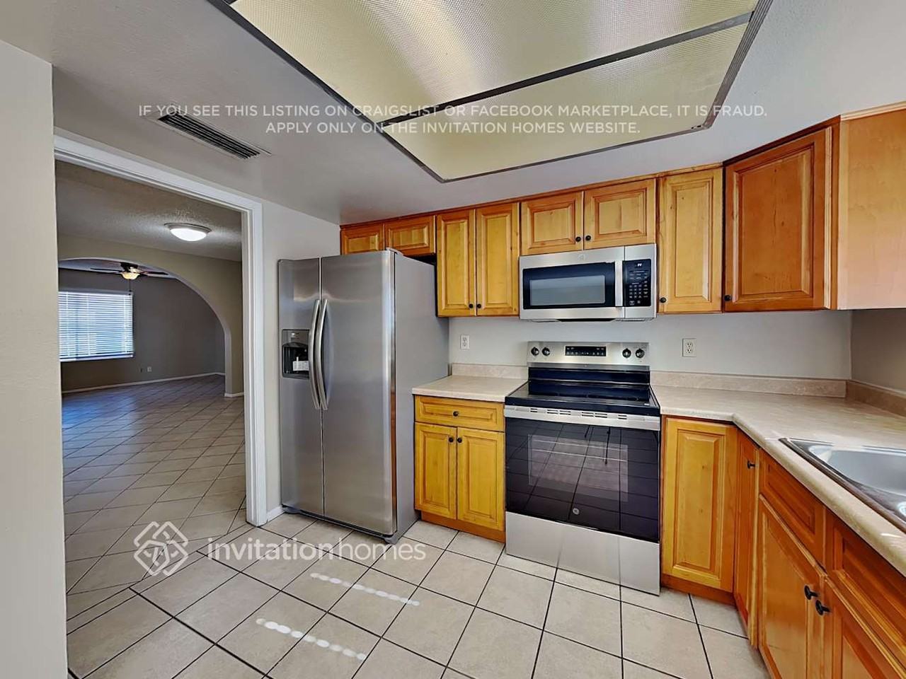 13802 N 45th Ave - Photo 7 of 20