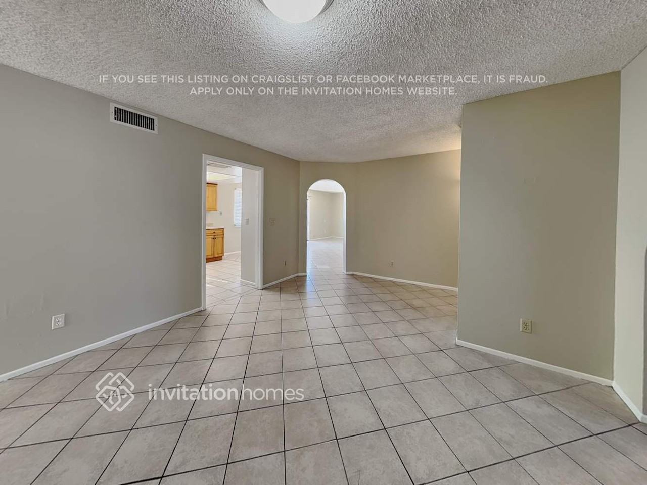 13802 N 45th Ave - Photo 3 of 20