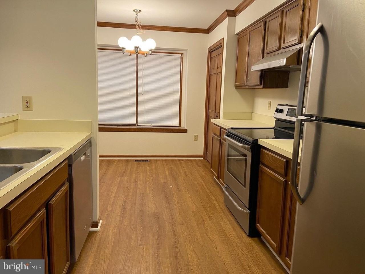 10706 Eden Brook Dr - Photo 2 of 16