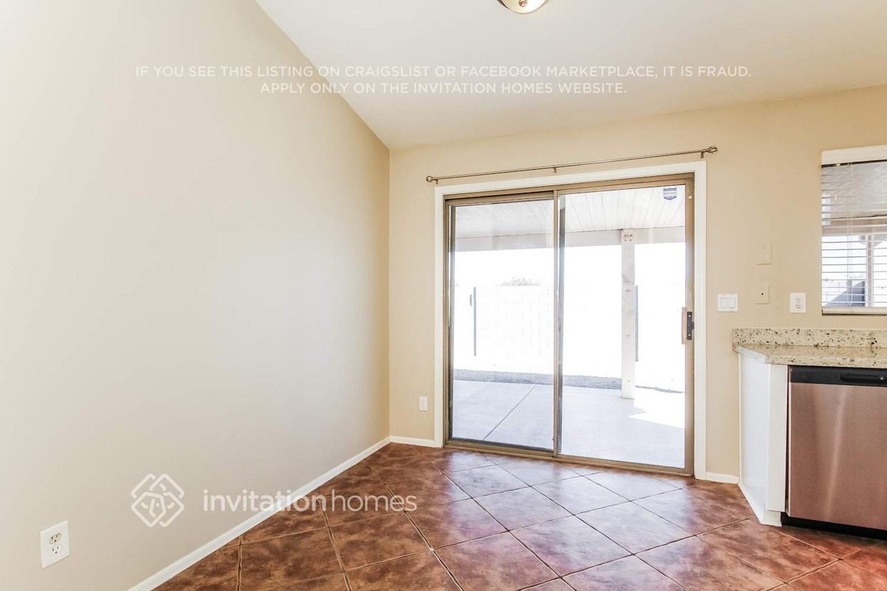 8703 N 112th Ave - Photo 6 of 17