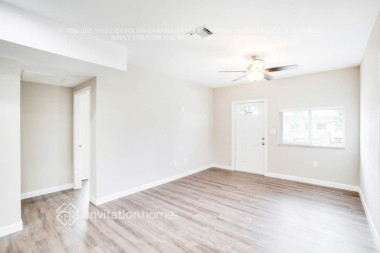 318 West 17th Street - Photo 2 of 26