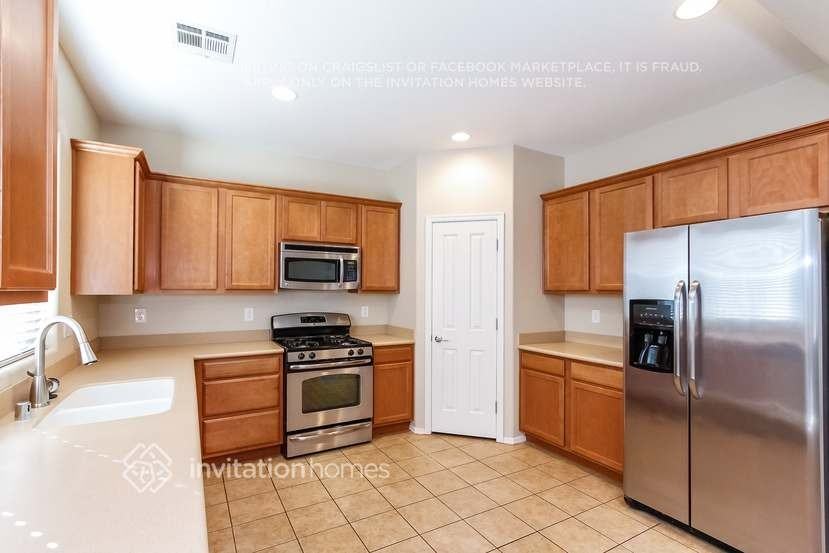 2425 Rue Royale St - Photo 7 of 16