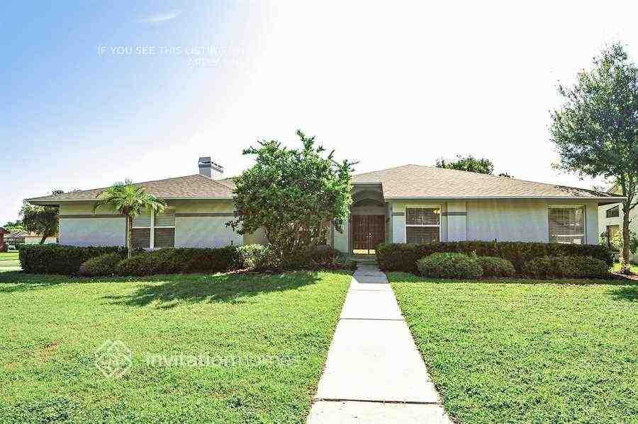 437 Waterford Circle East