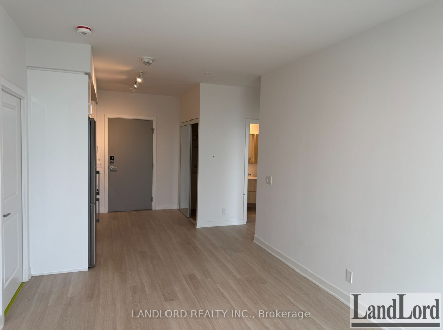 30 Upper Mall Way - Photo 7 of 10