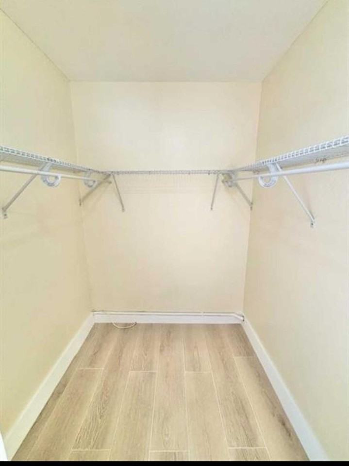 2201 Nw 8th St - Photo 3 of 5