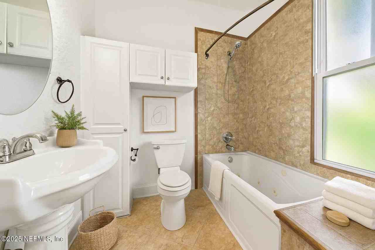 226 West 9th Street - Photo 6 of 12