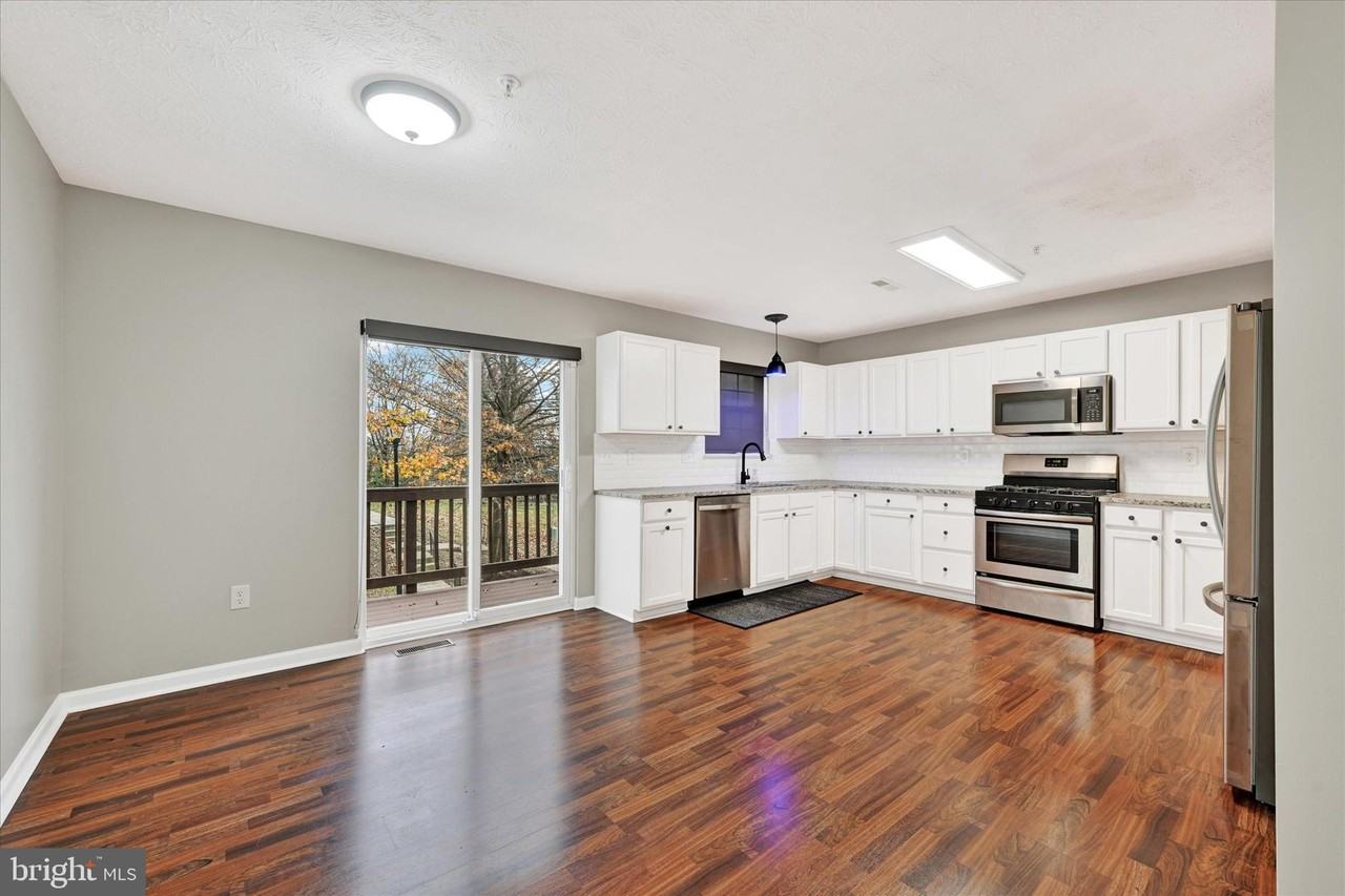 304 Dark Star Way - Photo 4 of 17