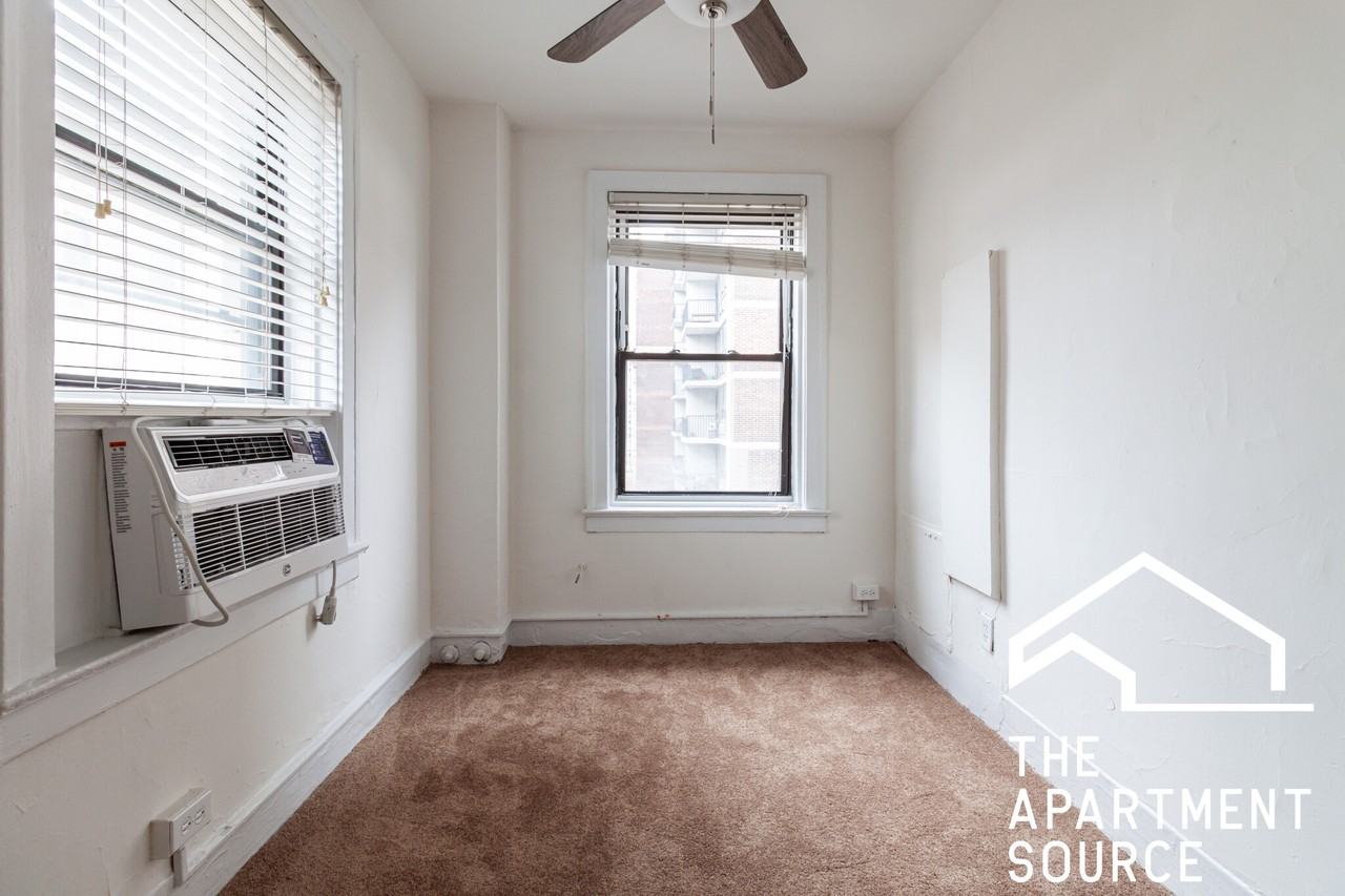 2756 N Pine Grove Ave #1008 - Photo 7 of 18