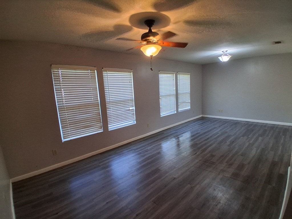 208 North Bullard Street - Photo 4 of 6