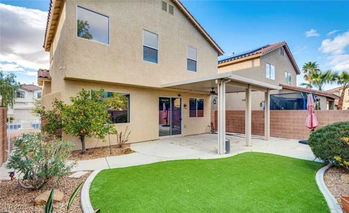 6044 Fair Valley St - Photo 3 of 15