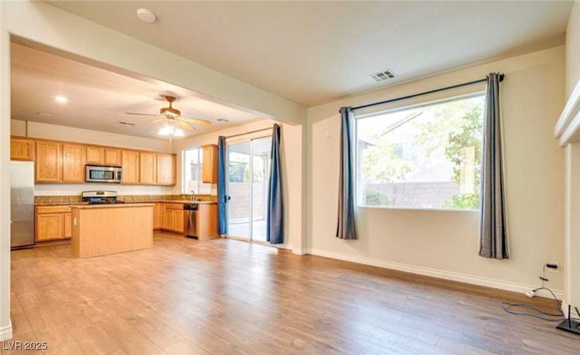 6044 Fair Valley St - Photo 4 of 15