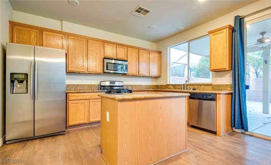 6044 Fair Valley St - Photo 7 of 15