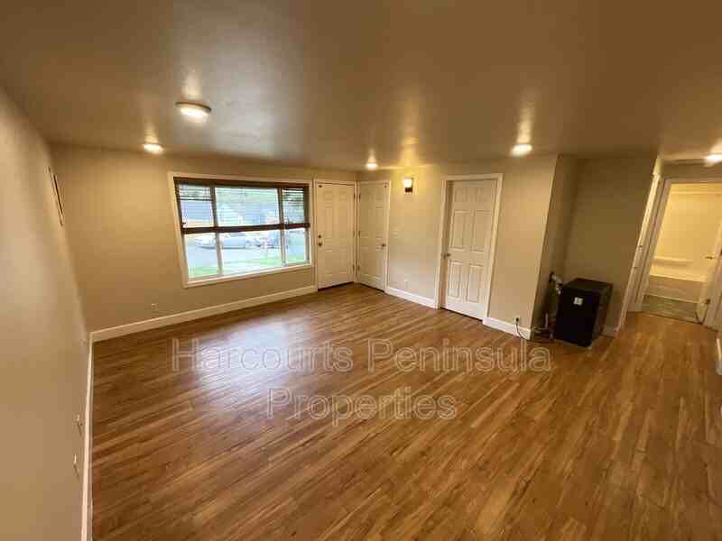 1742 Anderson St - Photo 4 of 16