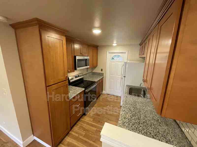 1742 Anderson St - Photo 5 of 16