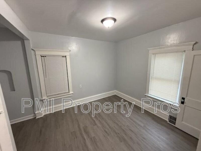 3225 N 27th St - Photo 6 of 8