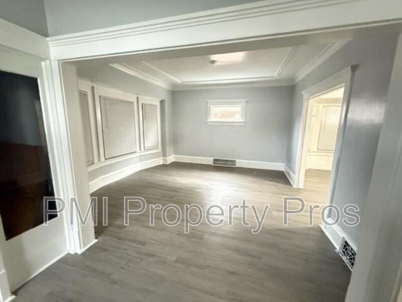3225 N 27th St - Photo 7 of 8