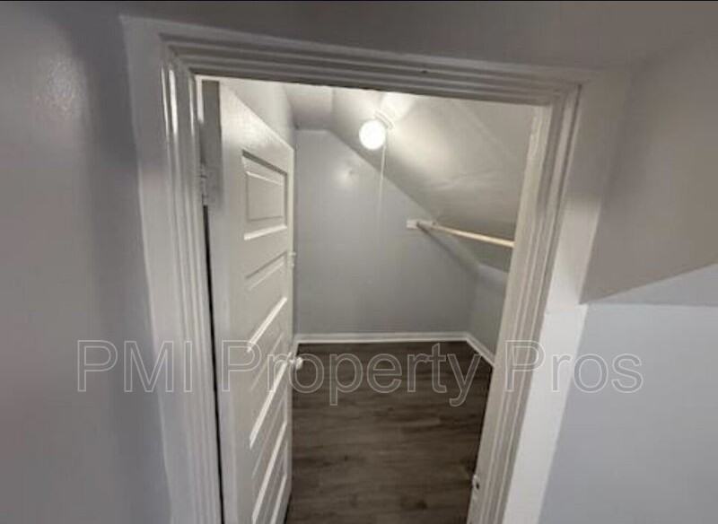 3225A N 27th St - Photo 5 of 9