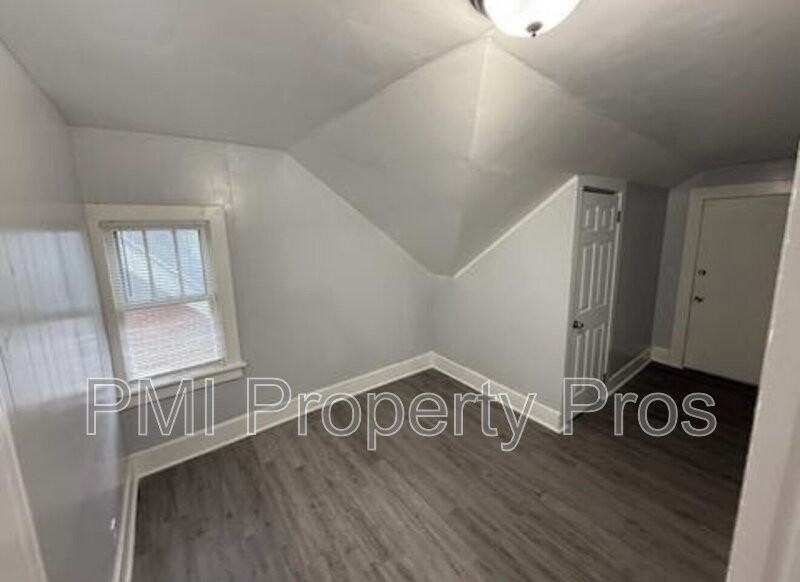 3225A N 27th St - Photo 6 of 9