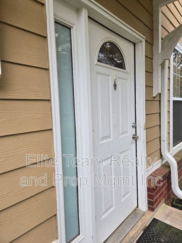 15224 Coventry Court Ln - Photo 3 of 29