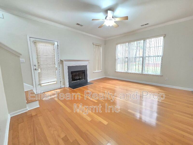 15224 Coventry Court Ln - Photo 4 of 29