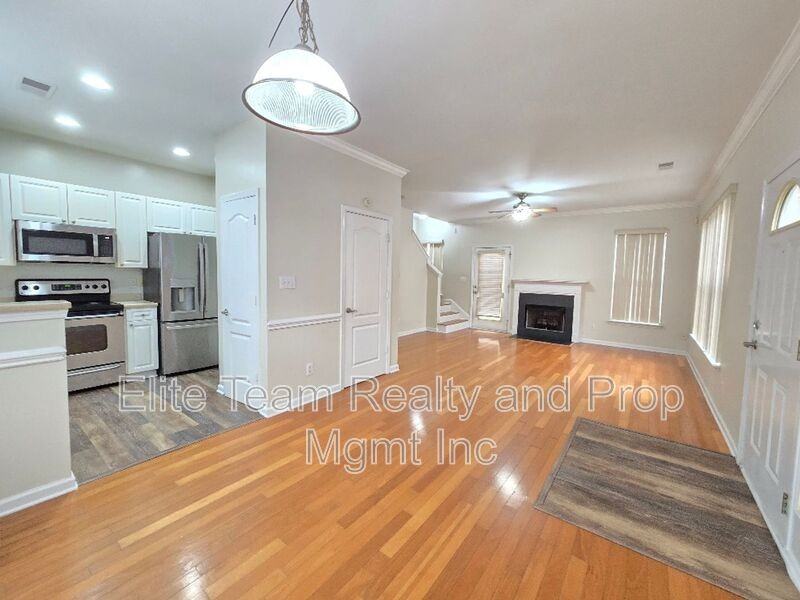 15224 Coventry Court Ln - Photo 7 of 29