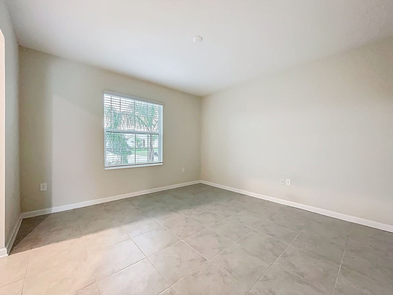 16436 Fernridge Street - Photo 4 of 50